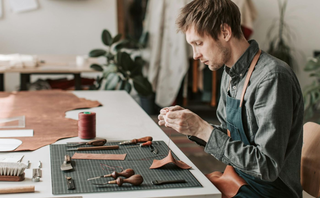 Работа с кожей, замшей, мехом