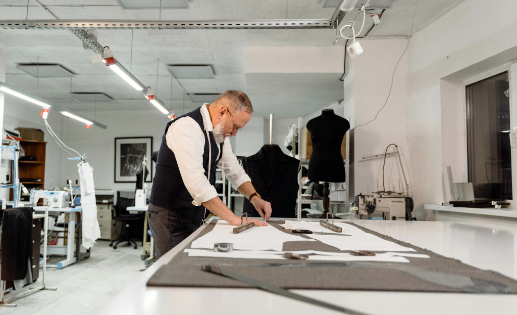 Выбор оборудования для раскроя ткани - как не ошибиться и сэкономить