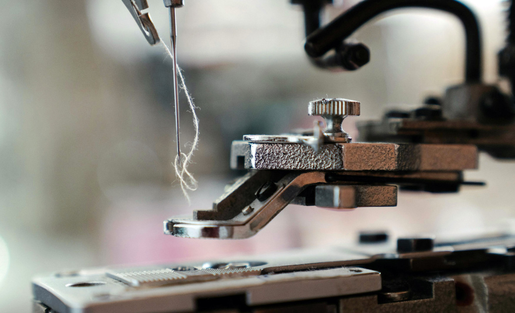 Как часто нужно менять иглу в швейной машине