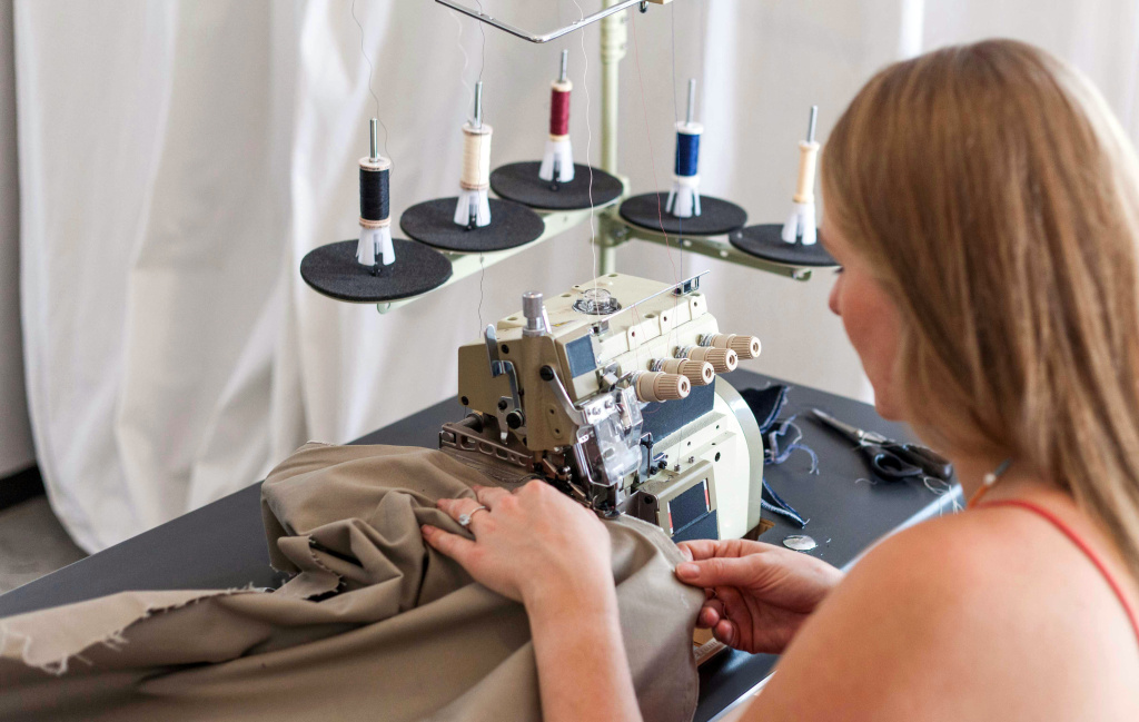 пример промышленного оверлока