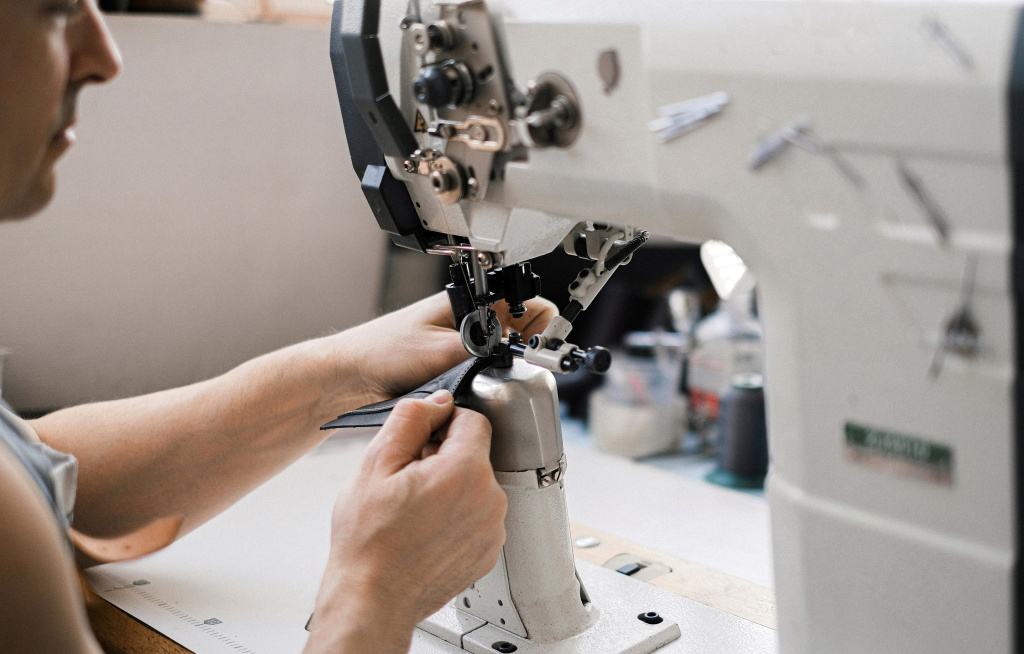 Что такое колонковая швейная машина и ее полезные функции