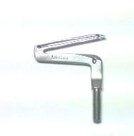 Петлитель нижний левый B2521804000 Петлитель нижний левый B2521804000